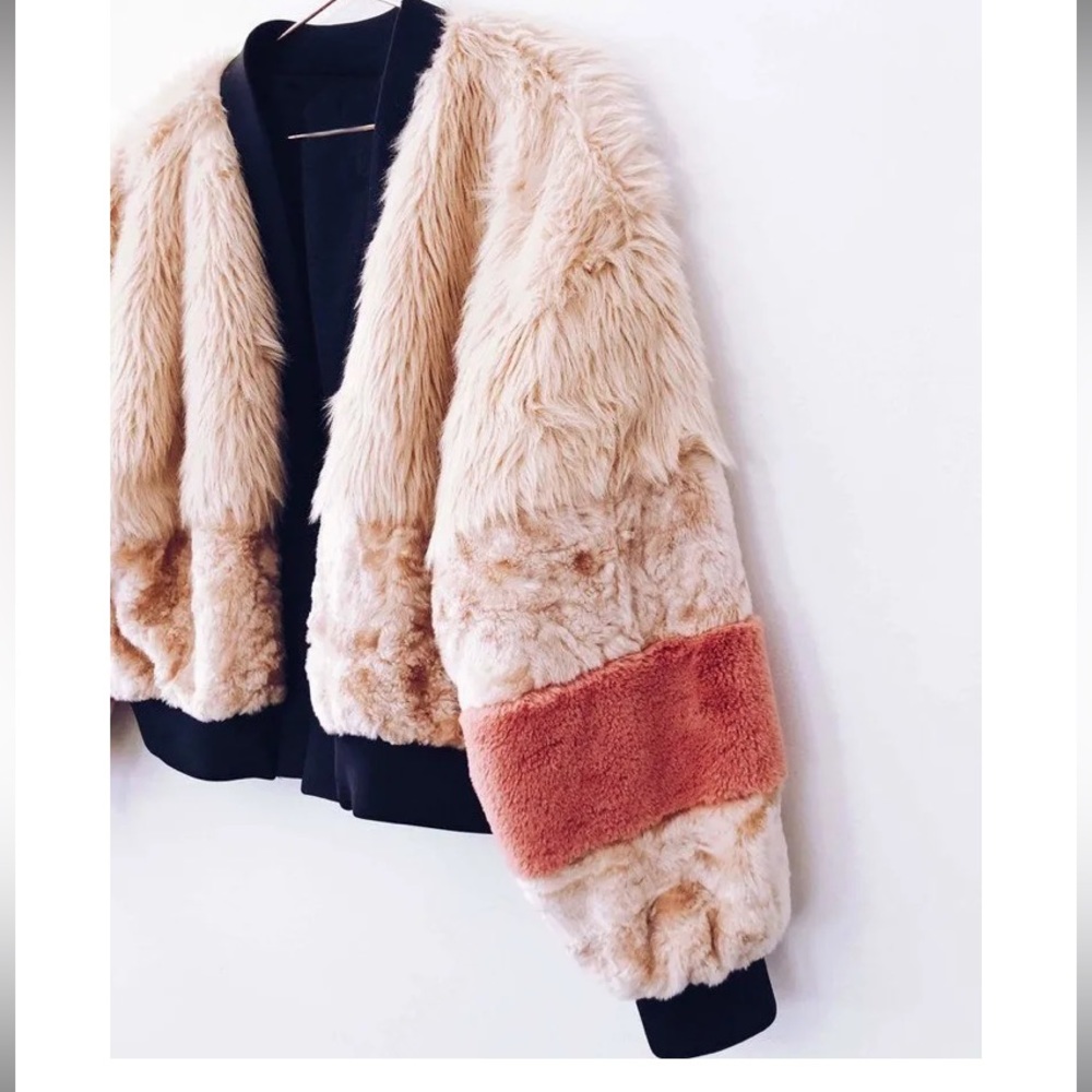 Young Fabulous & Broke Faux Fur Pink Fuzzy Paris Jacket Size Small - Picture 3 of 9